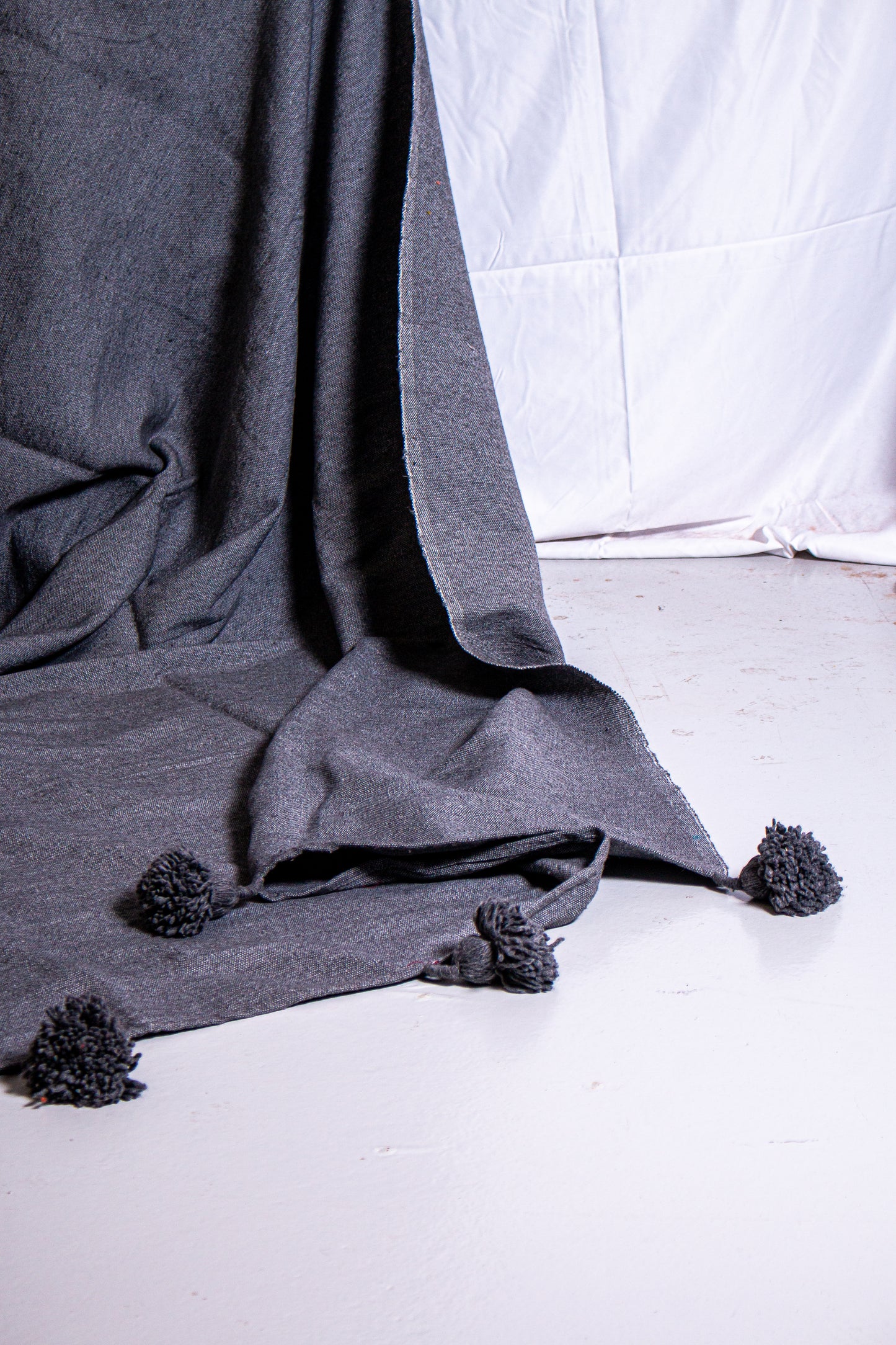 BLANKET - DARK GREY