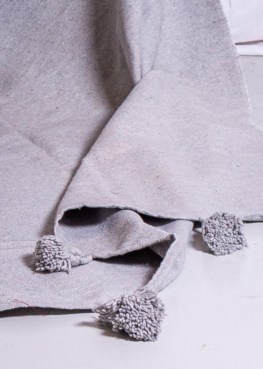 BLANKET - LIGHT GREY