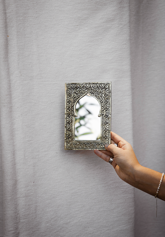 MAGHREB MIRROR
